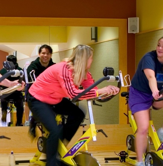 Fitness fanatic saves a life at sports club during intense, unexpected ultimate workout