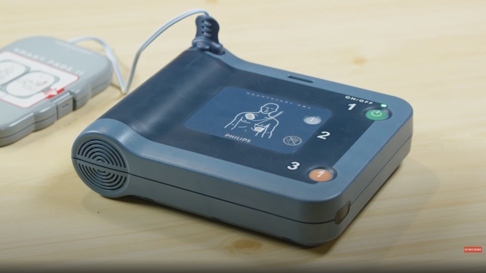 Maintaining the&nbsp;HeartStart FRx pads and&nbsp;batteries​