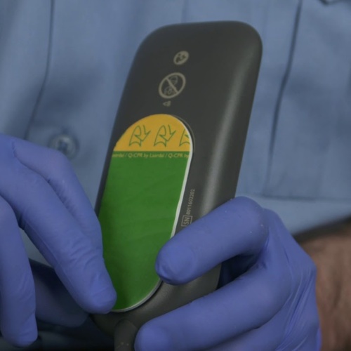 Using the Q-CPR Meter