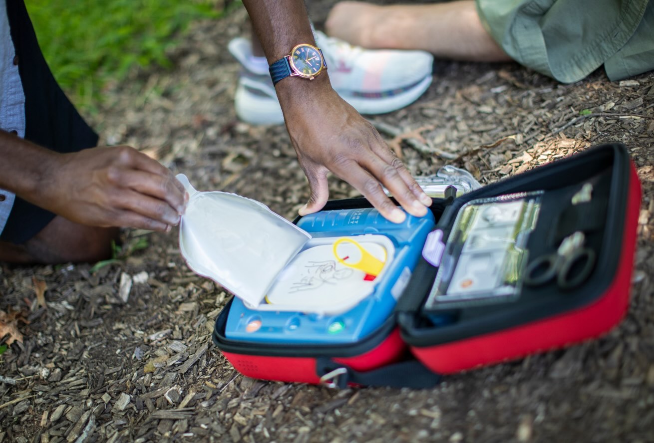 How Philips HeartStart AEDs Adapt to&nbsp;Help Save Lives: A Guide to&nbsp;User-paced Guidance